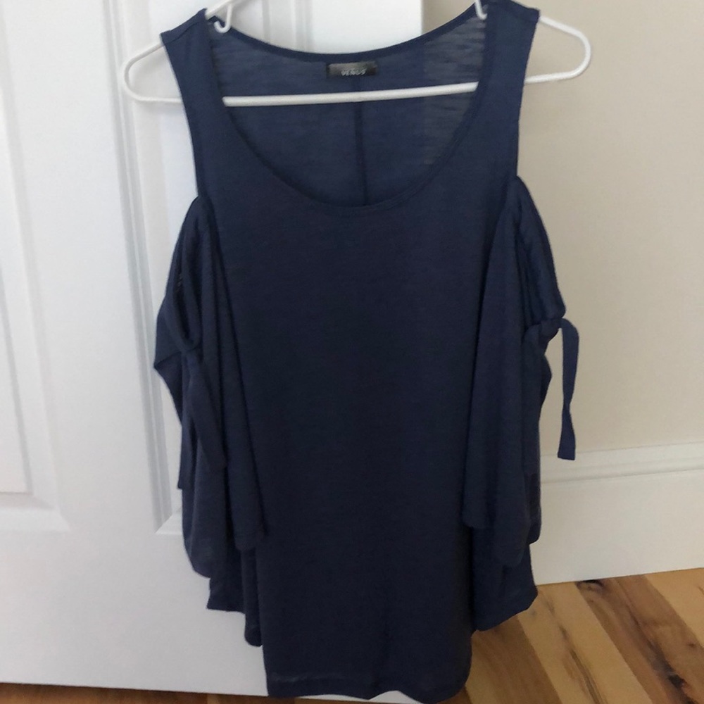 NWOT Venus/ Lascana cold shoulder top